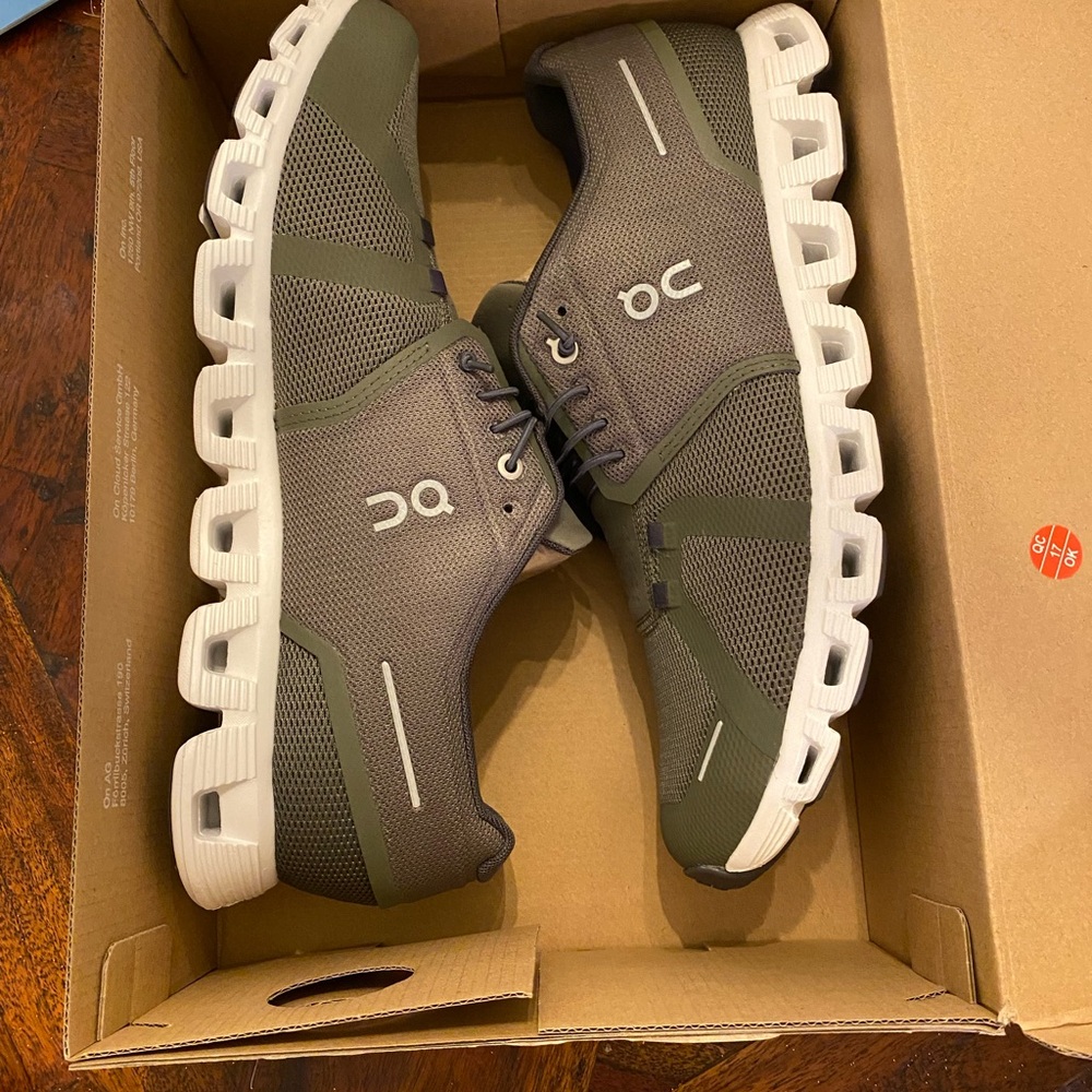 Mens size 12 On Cloud Olive Green Sneakers - Brand New, Never Worn